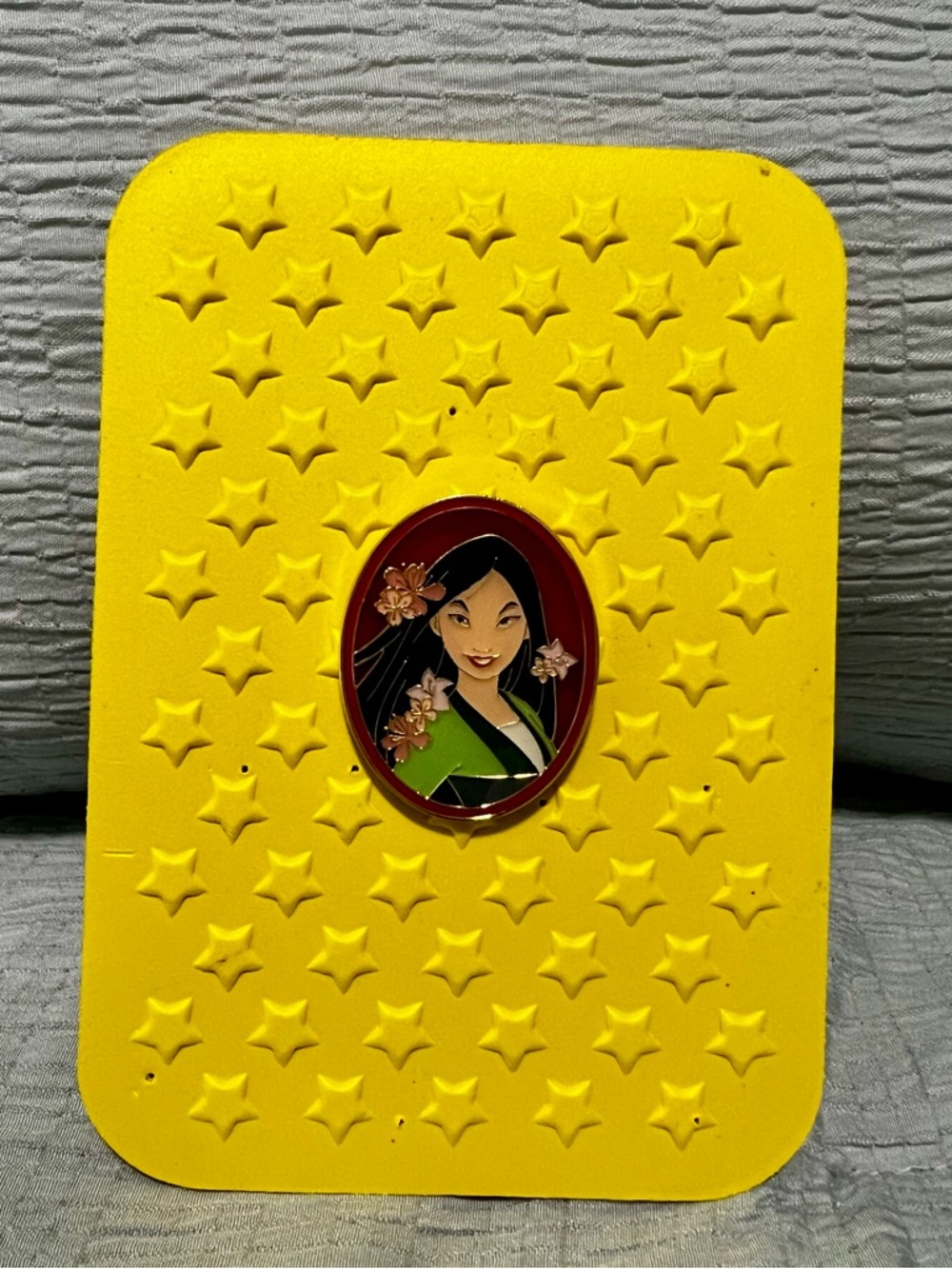 Loungefly Mulan Portrait Pin